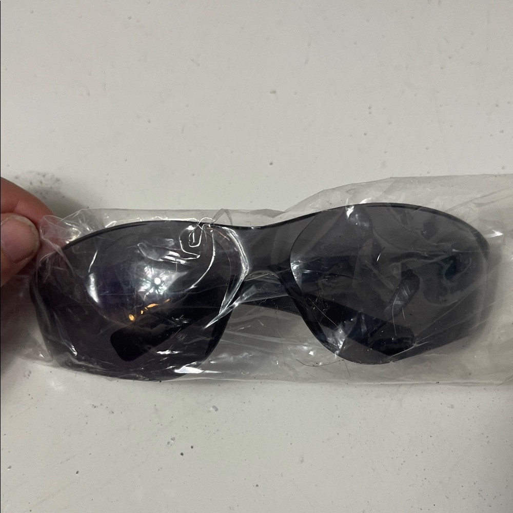 Amazon Men’s Black Plastic Thin Sunglasses Brand New